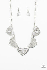 Paparazzi Necklace East Coast Essence - White