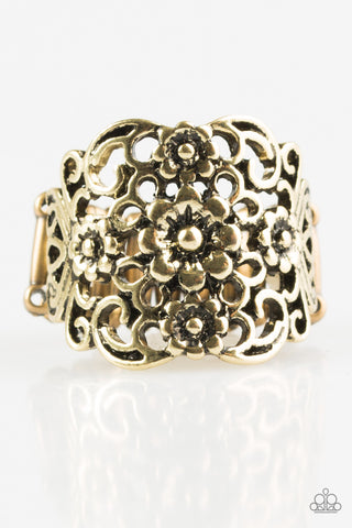 Divinely Daisy - Brass Paparazzi Ring